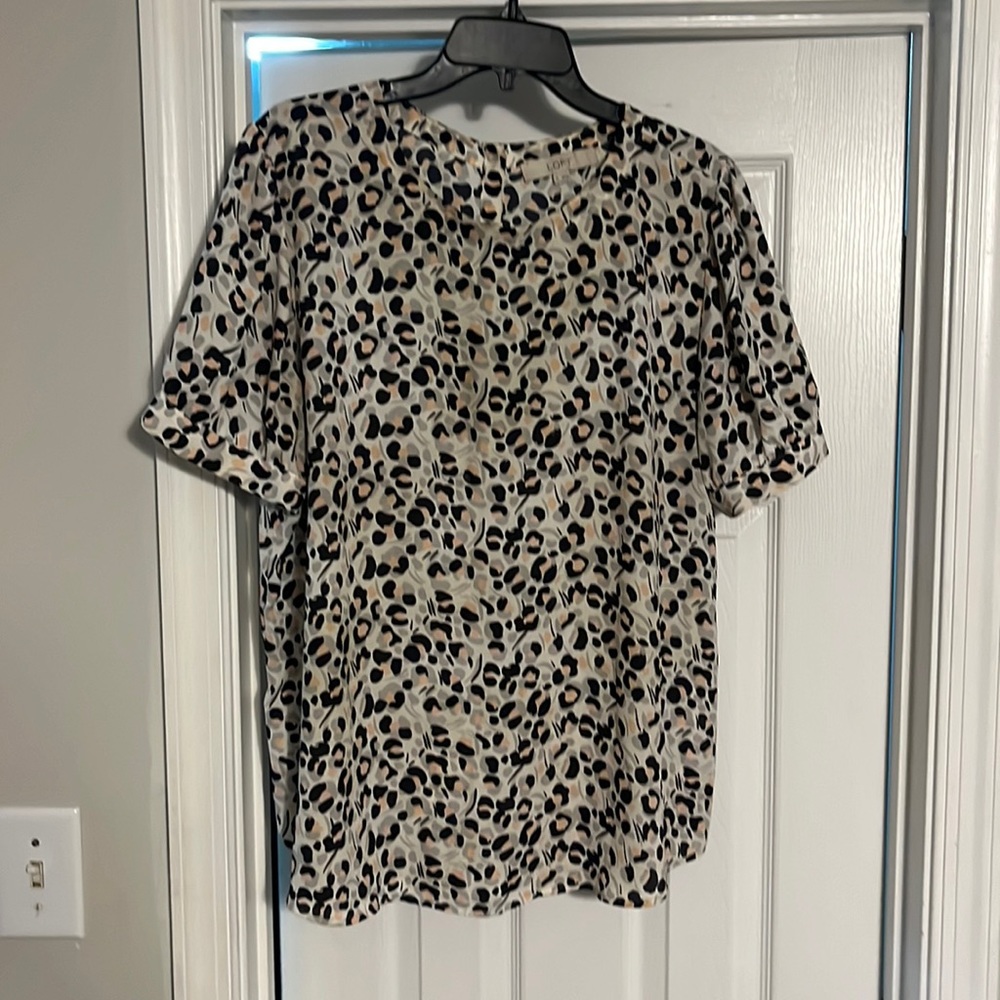Beautiful leopard print LOFT top
